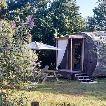 " Village Tonneaux De Tirpoil " Montilliers Exterior photo